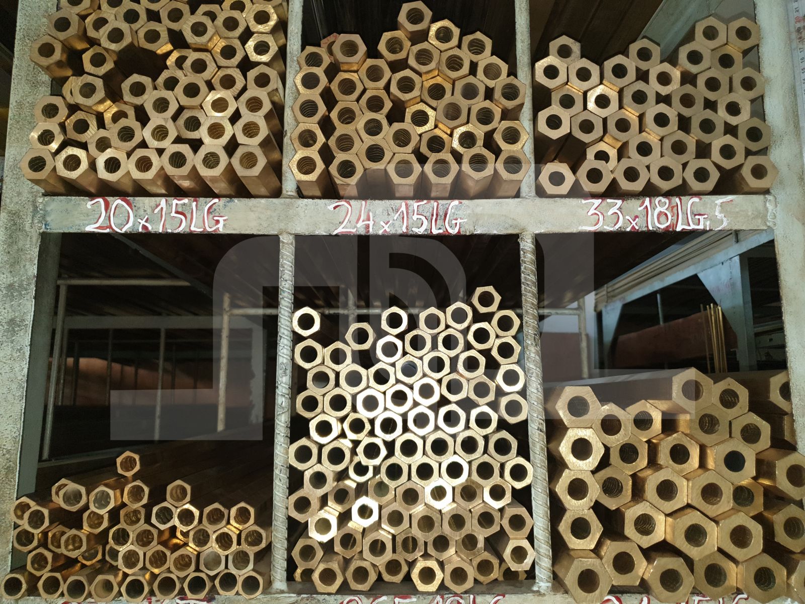 Đồng thau dạng lục giác lỗ